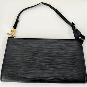 Authentic Louis Vuitton Pochette Accessoires in Noir Epi leather